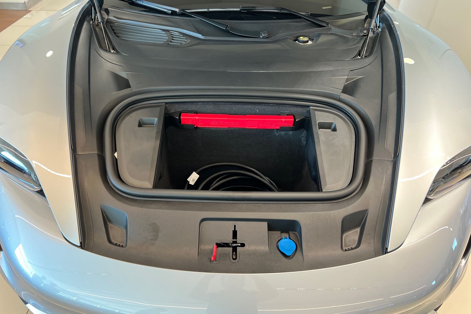 Car image 25