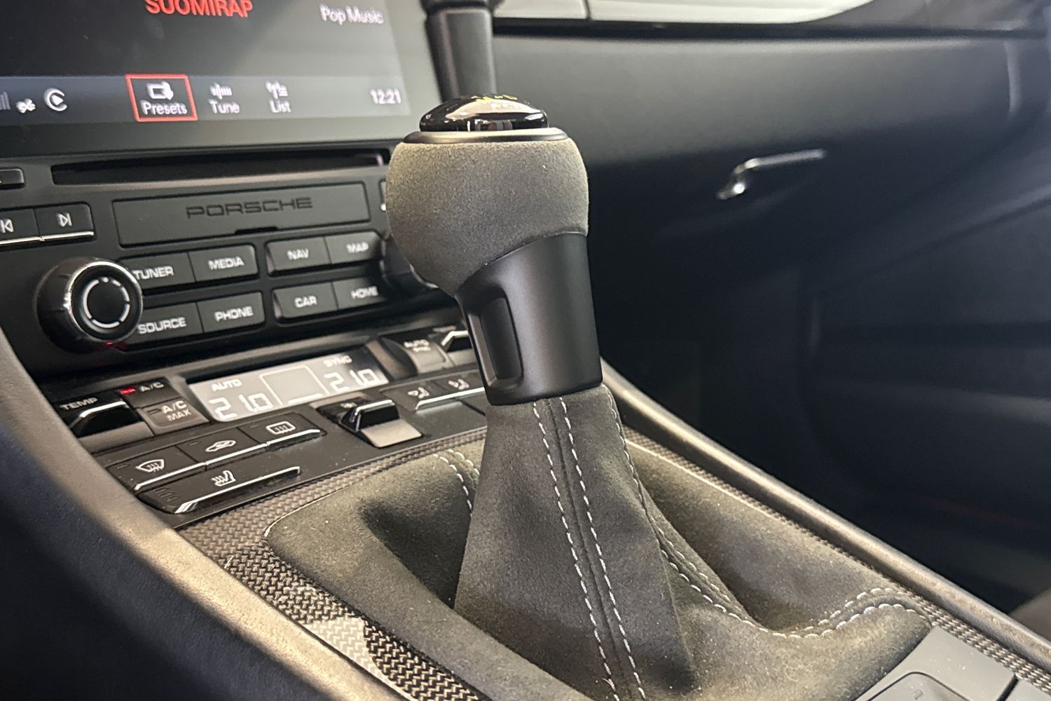 Car image 22