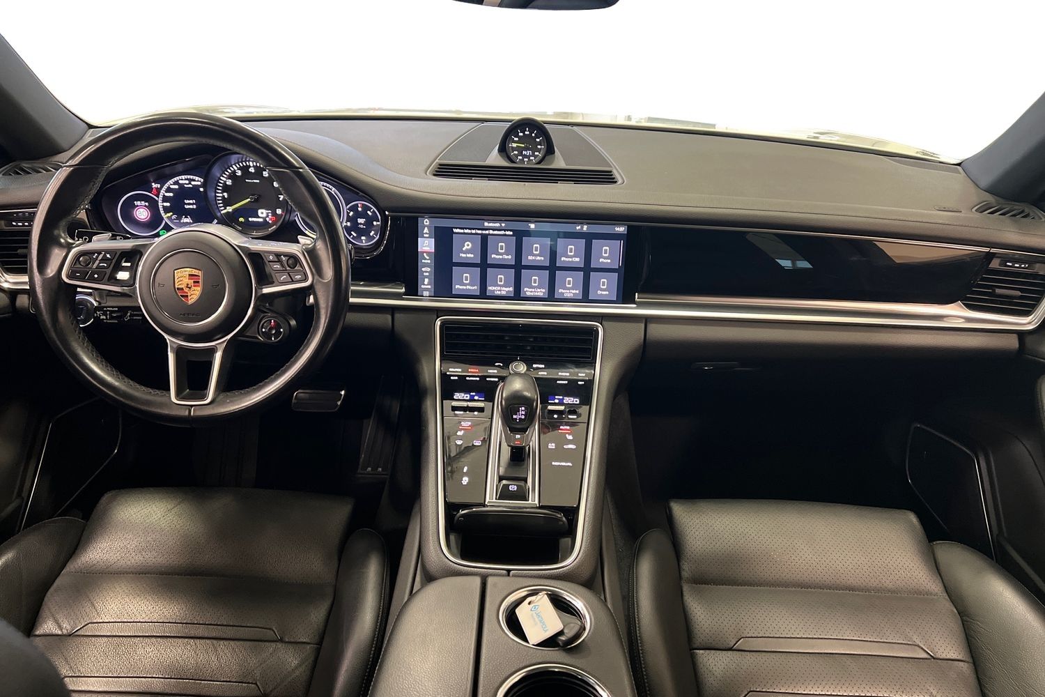 Car image 11