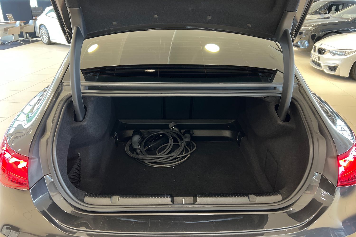 Car image 22