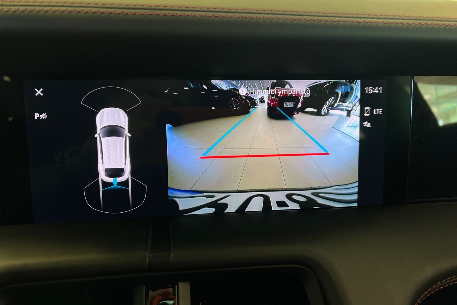 Car image 17