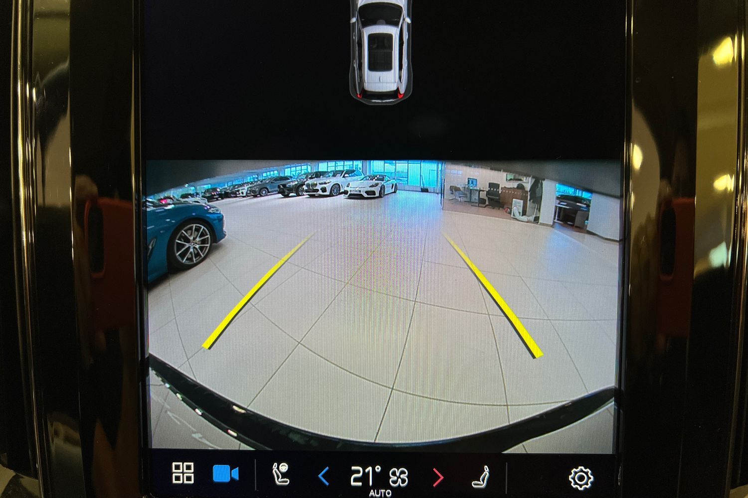 Car image 19