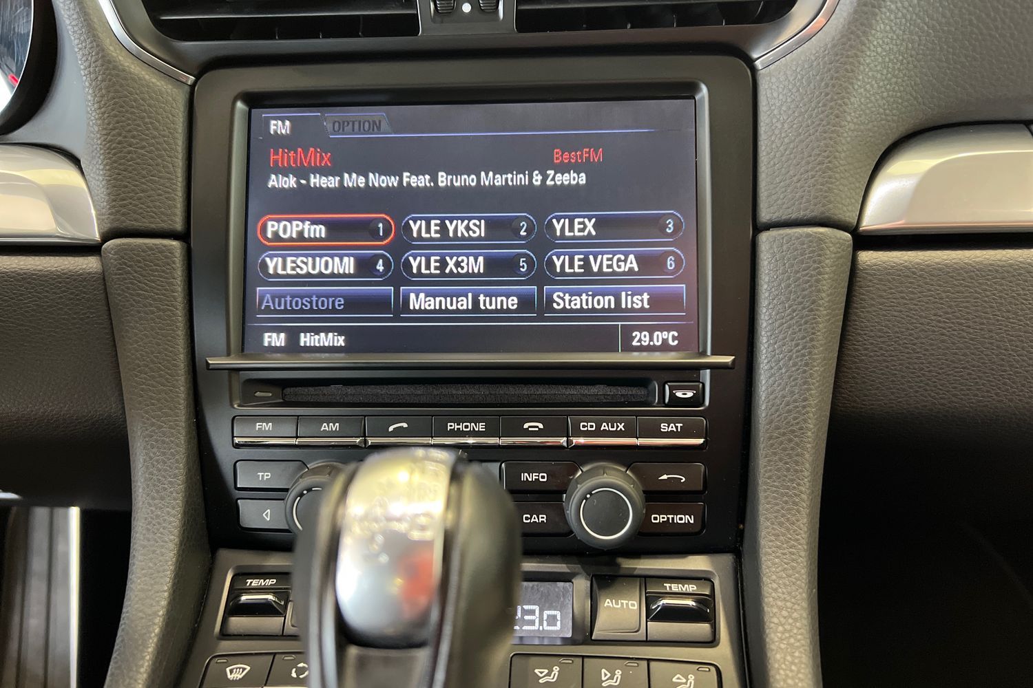 Car image 15