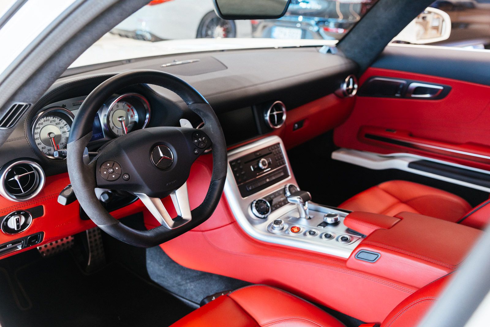 Car image 16