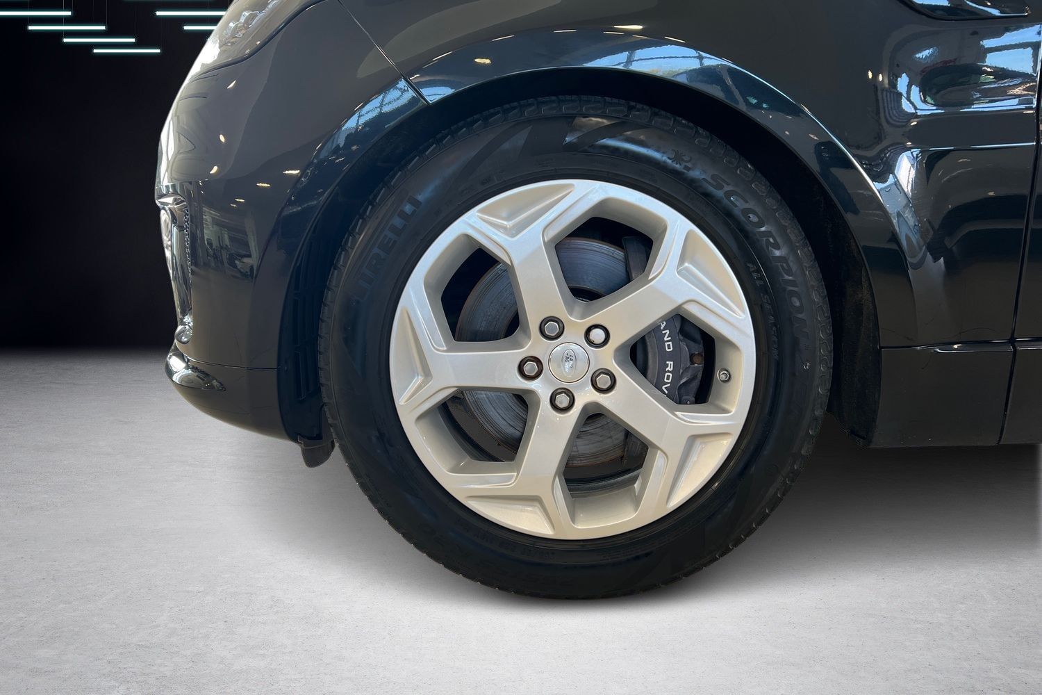 Car image 6