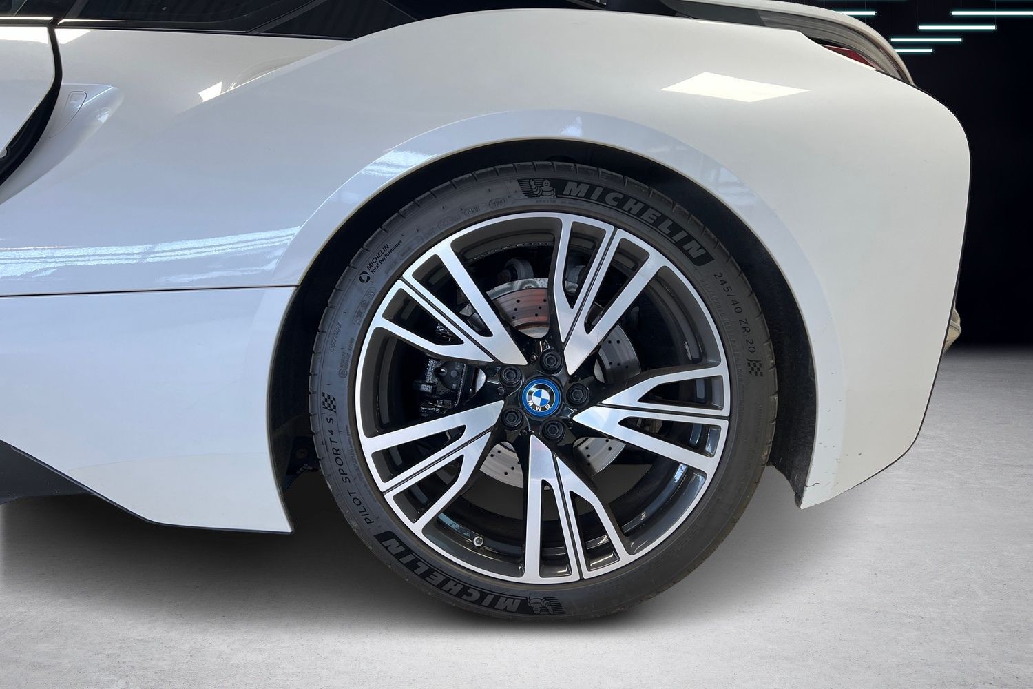 Car image 8