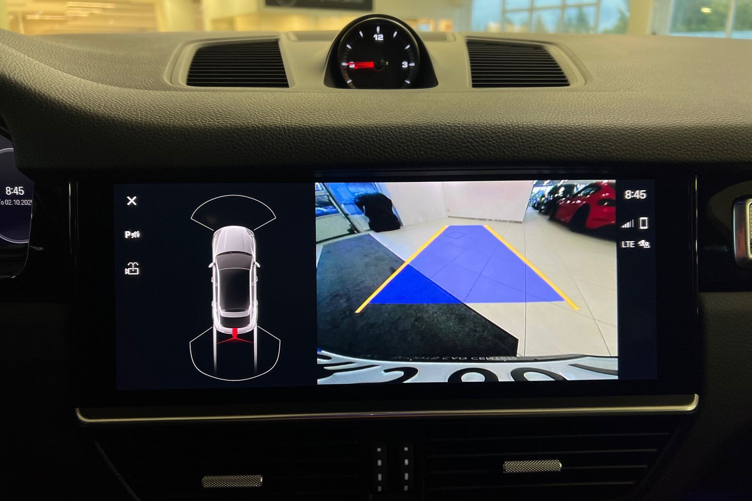 Car image 17