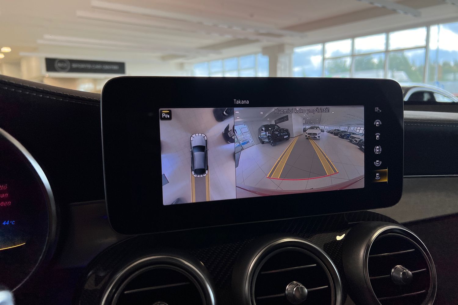 Car image 17