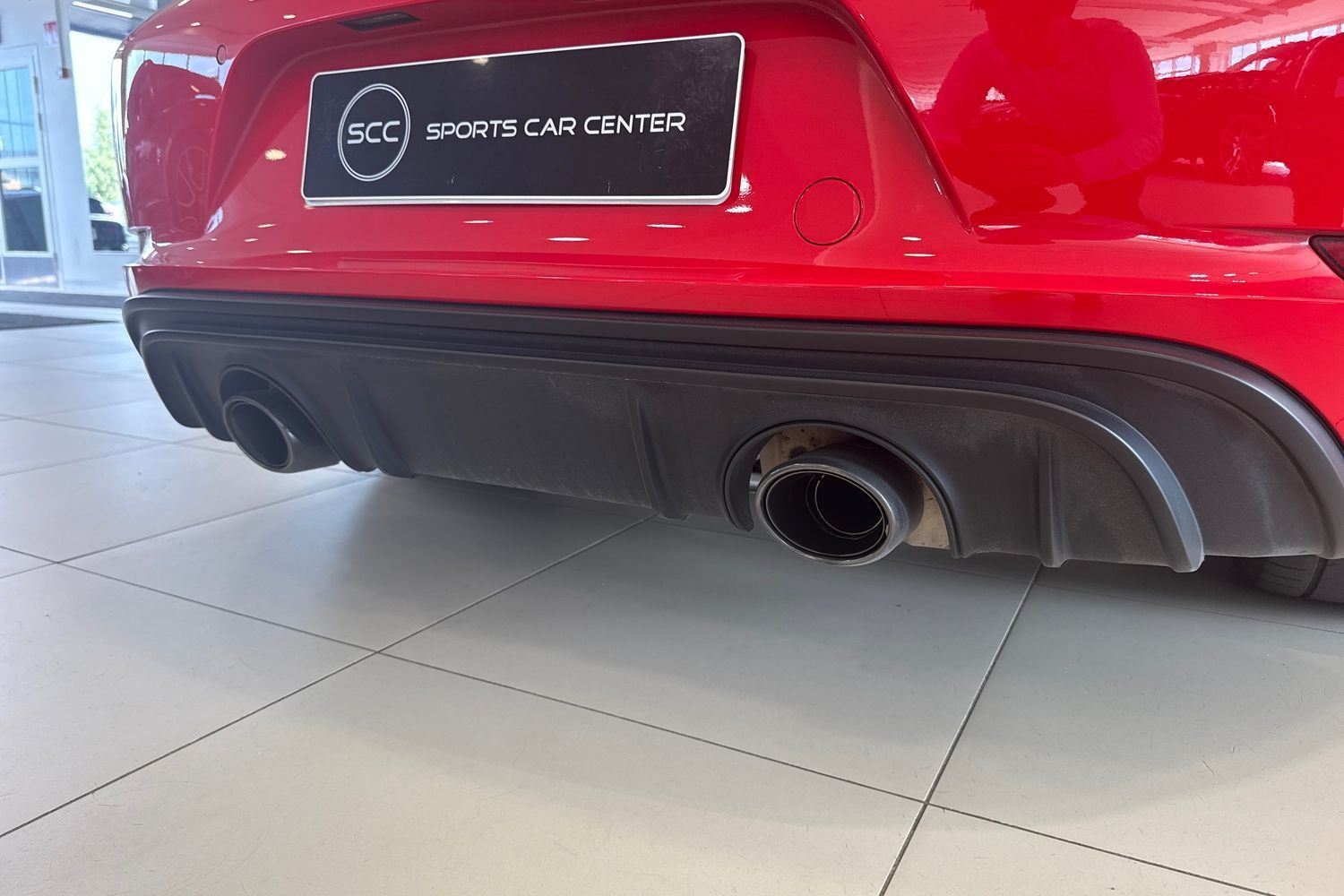 Car image 30