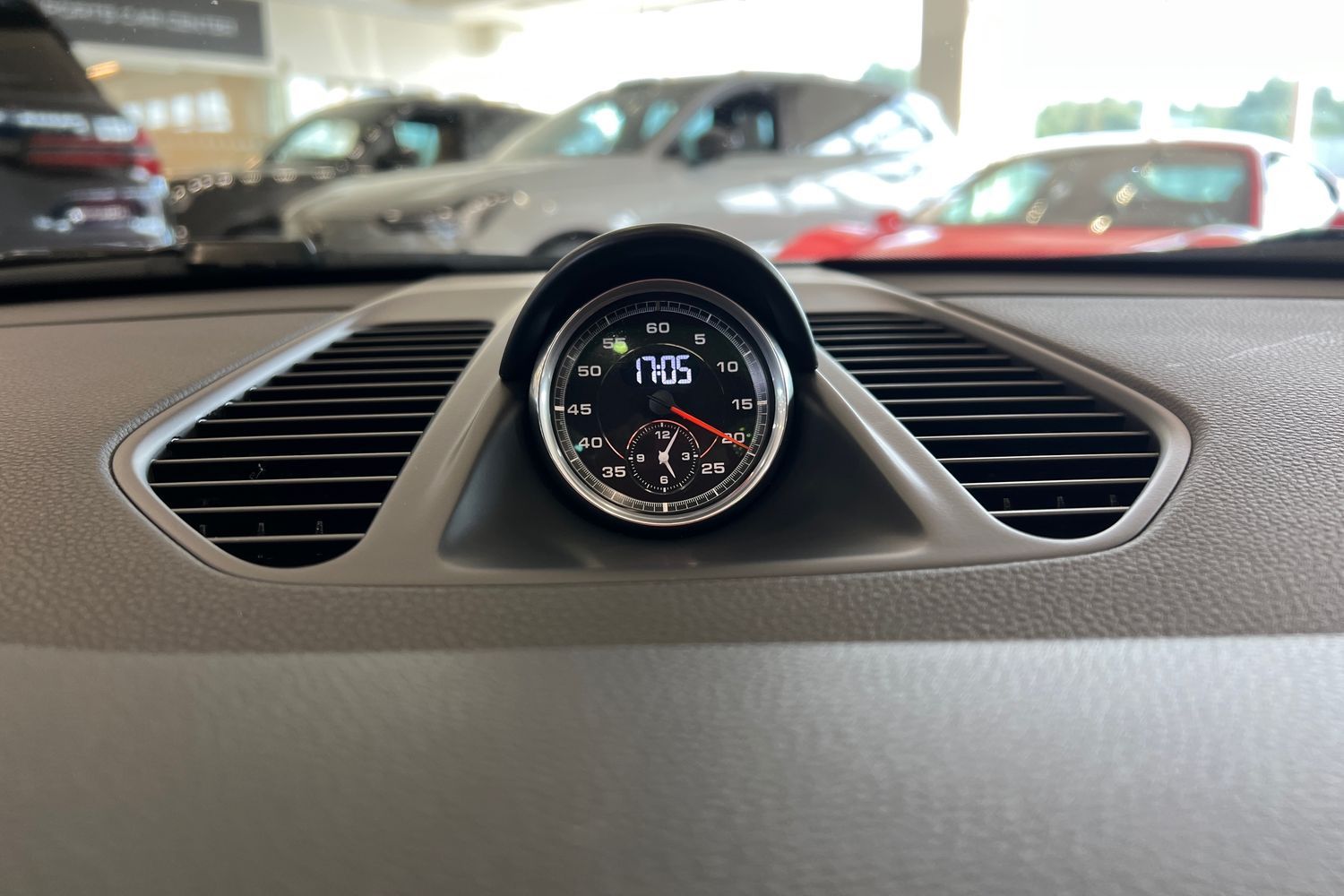 Car image 19