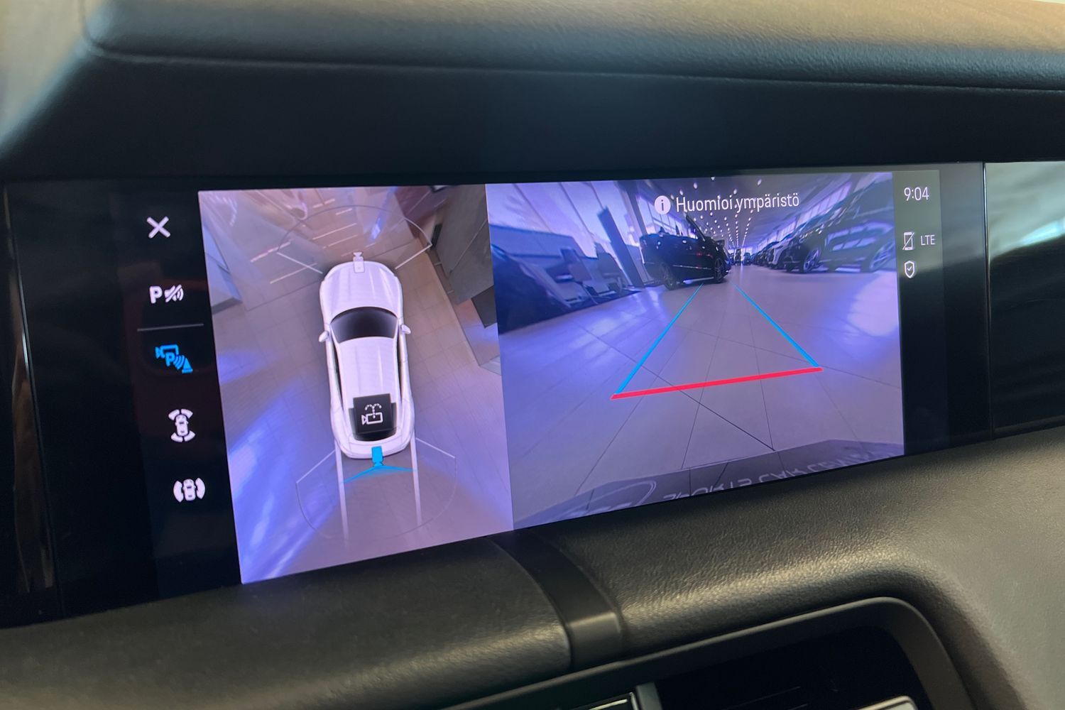 Car image 17