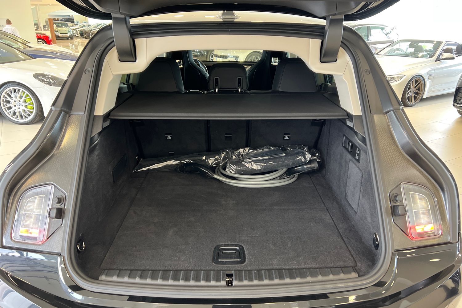 Car image 22