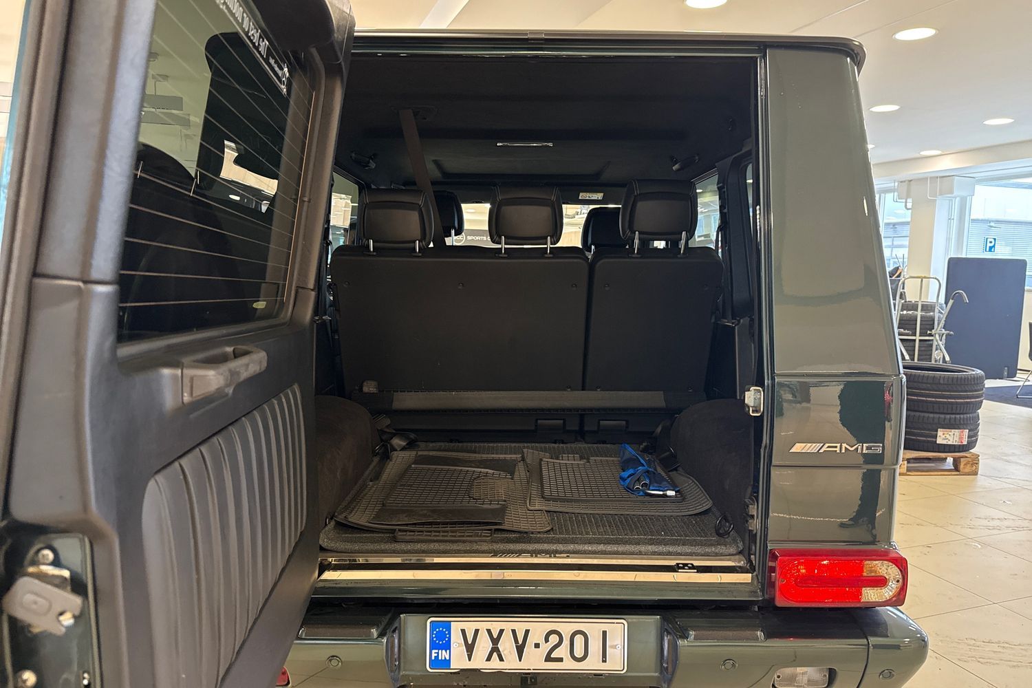Car image 22
