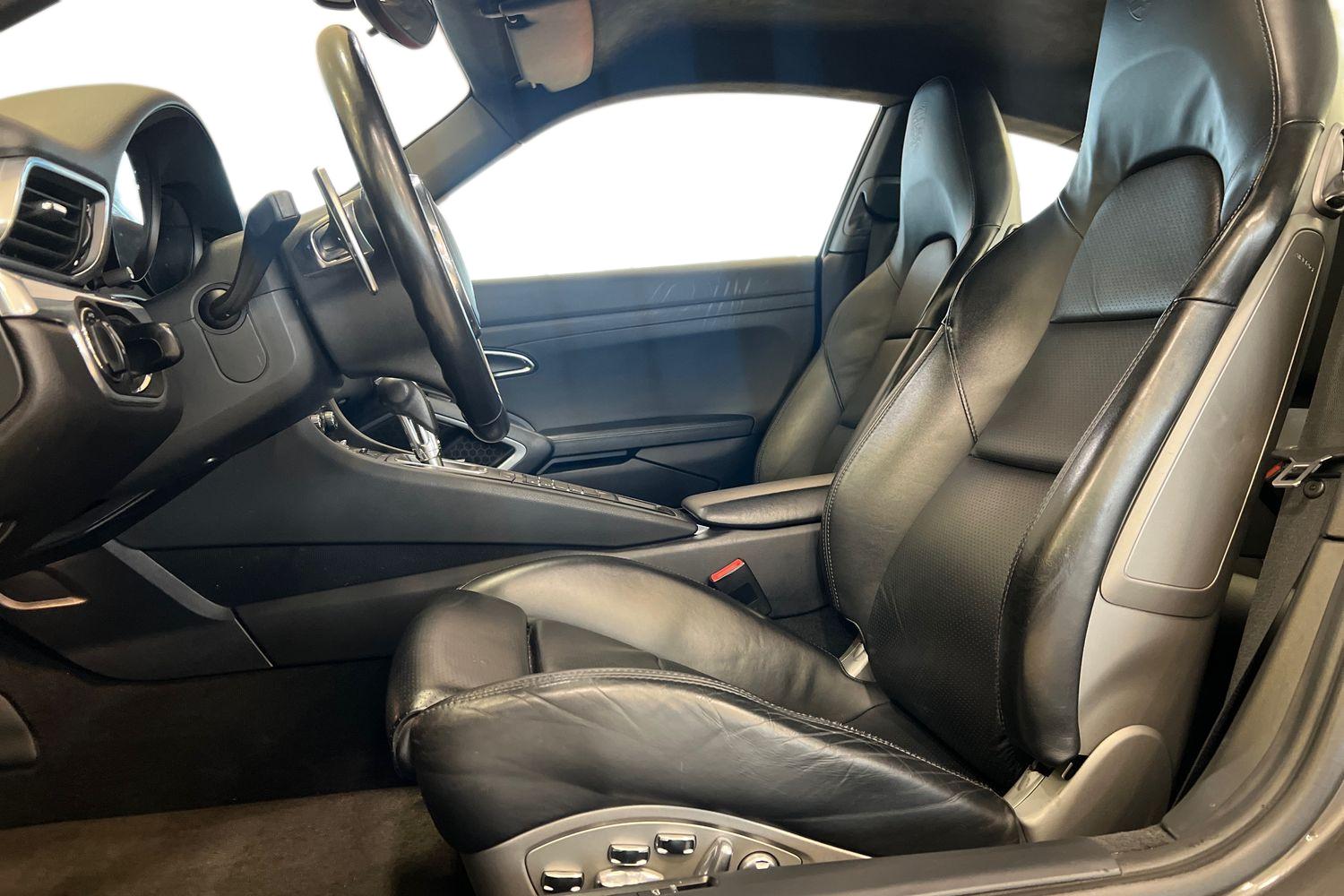 Car image 7