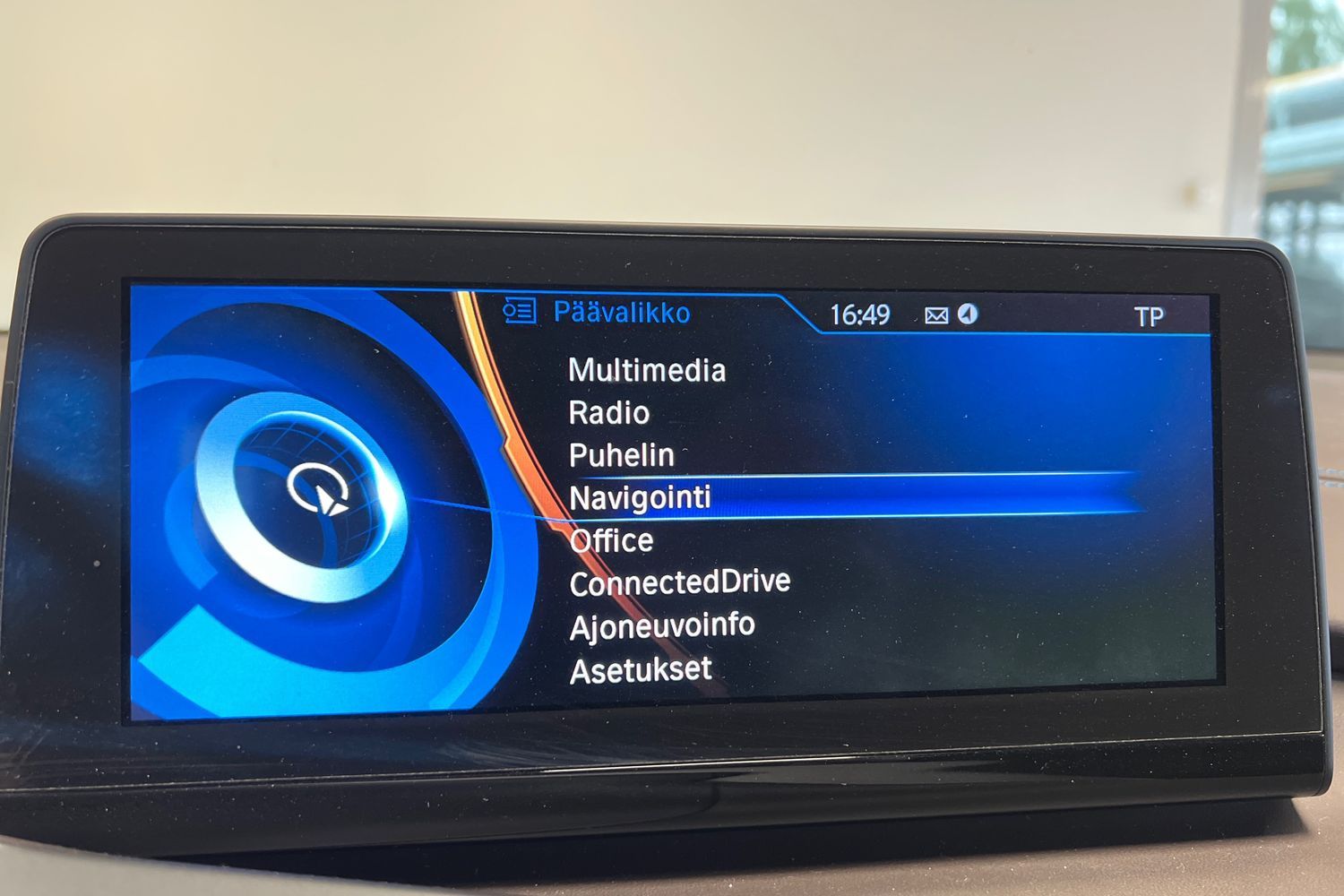 Car image 16