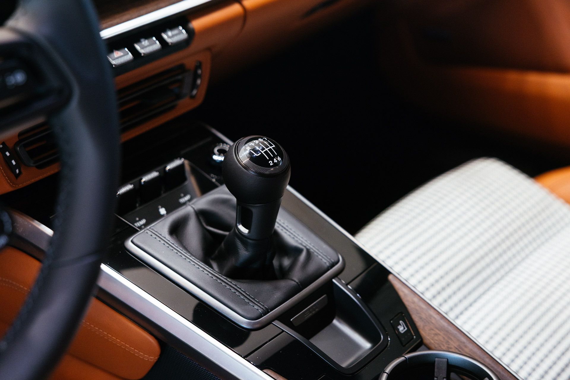 Car image 26