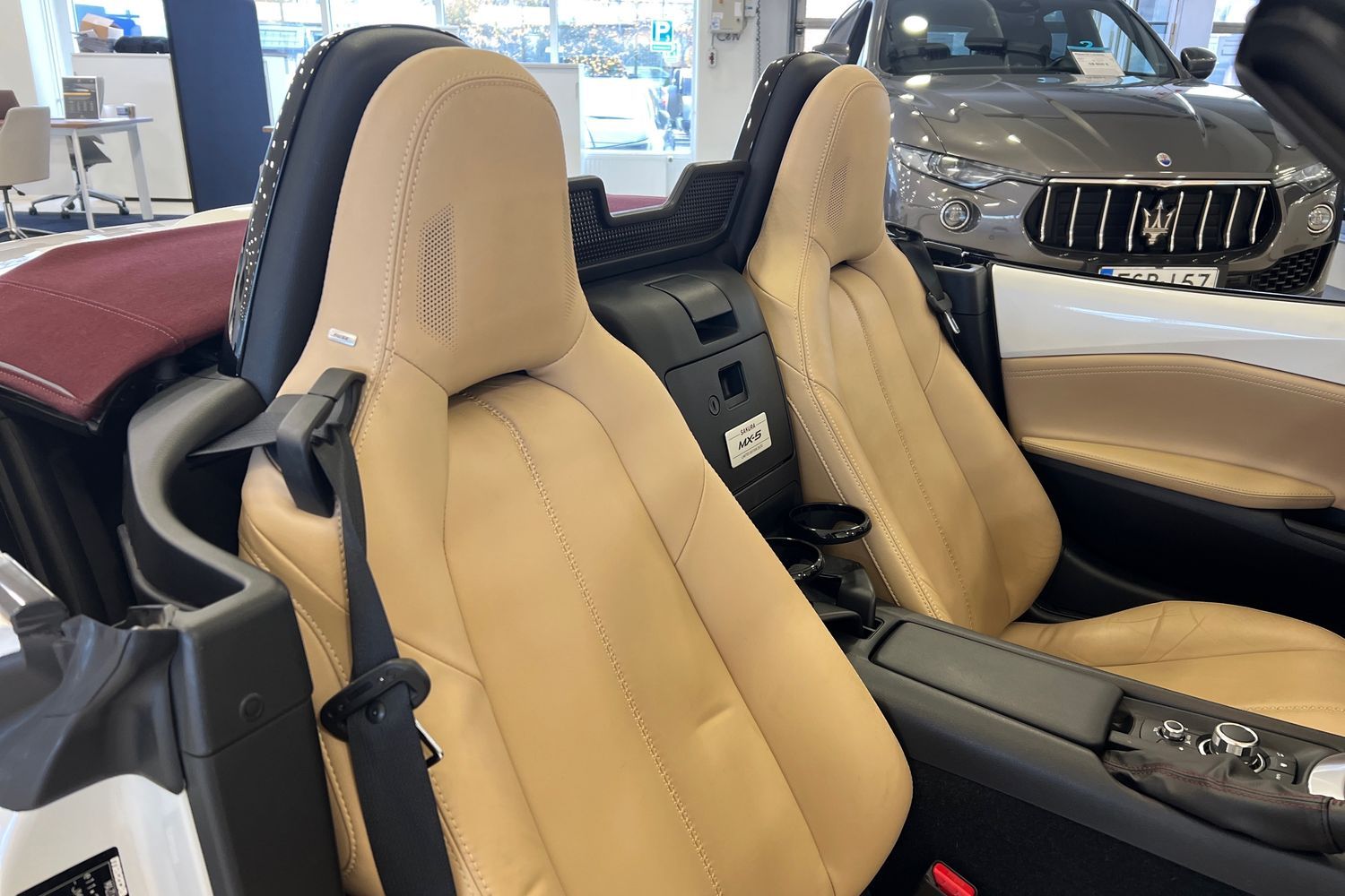 Car image 21