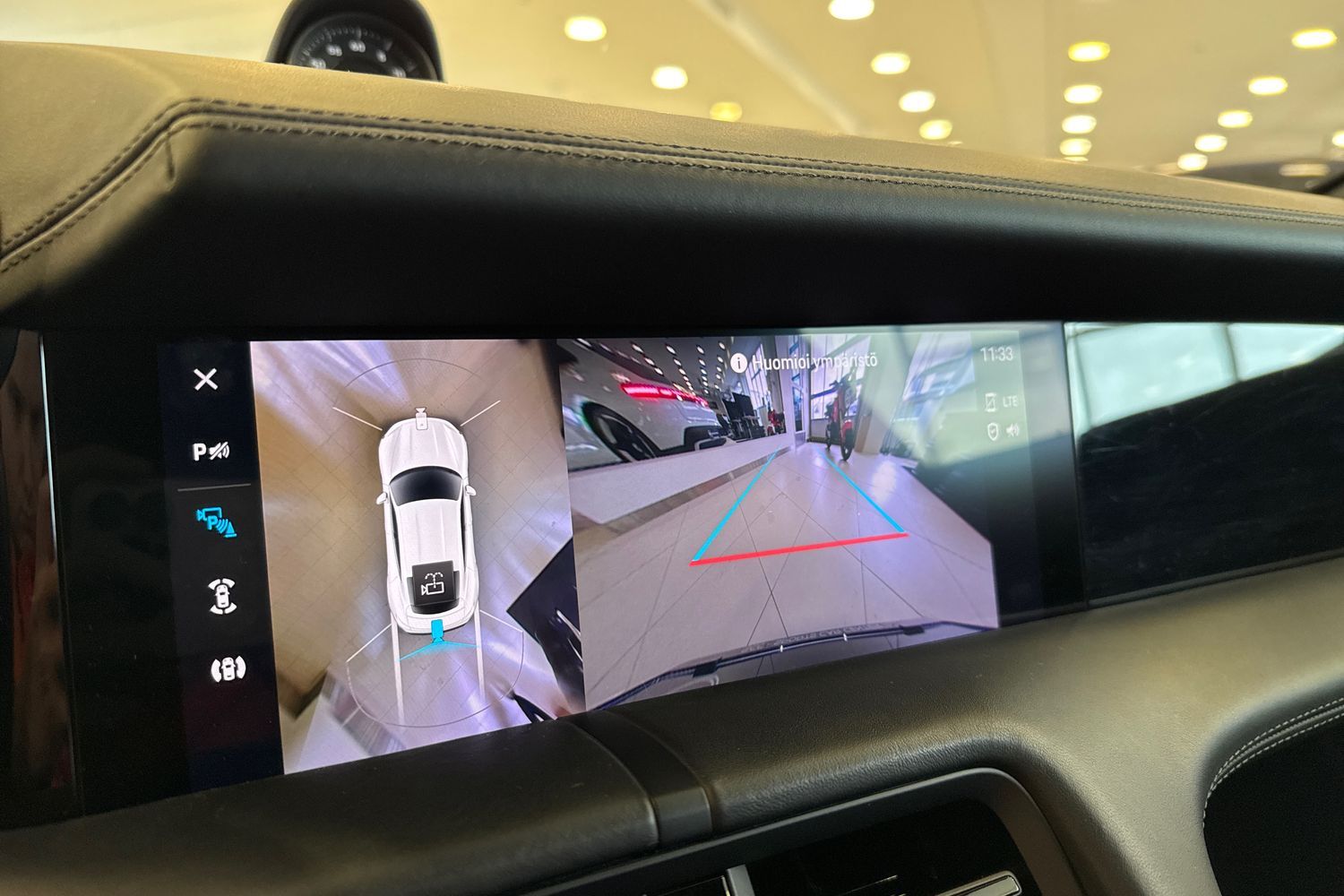 Car image 16