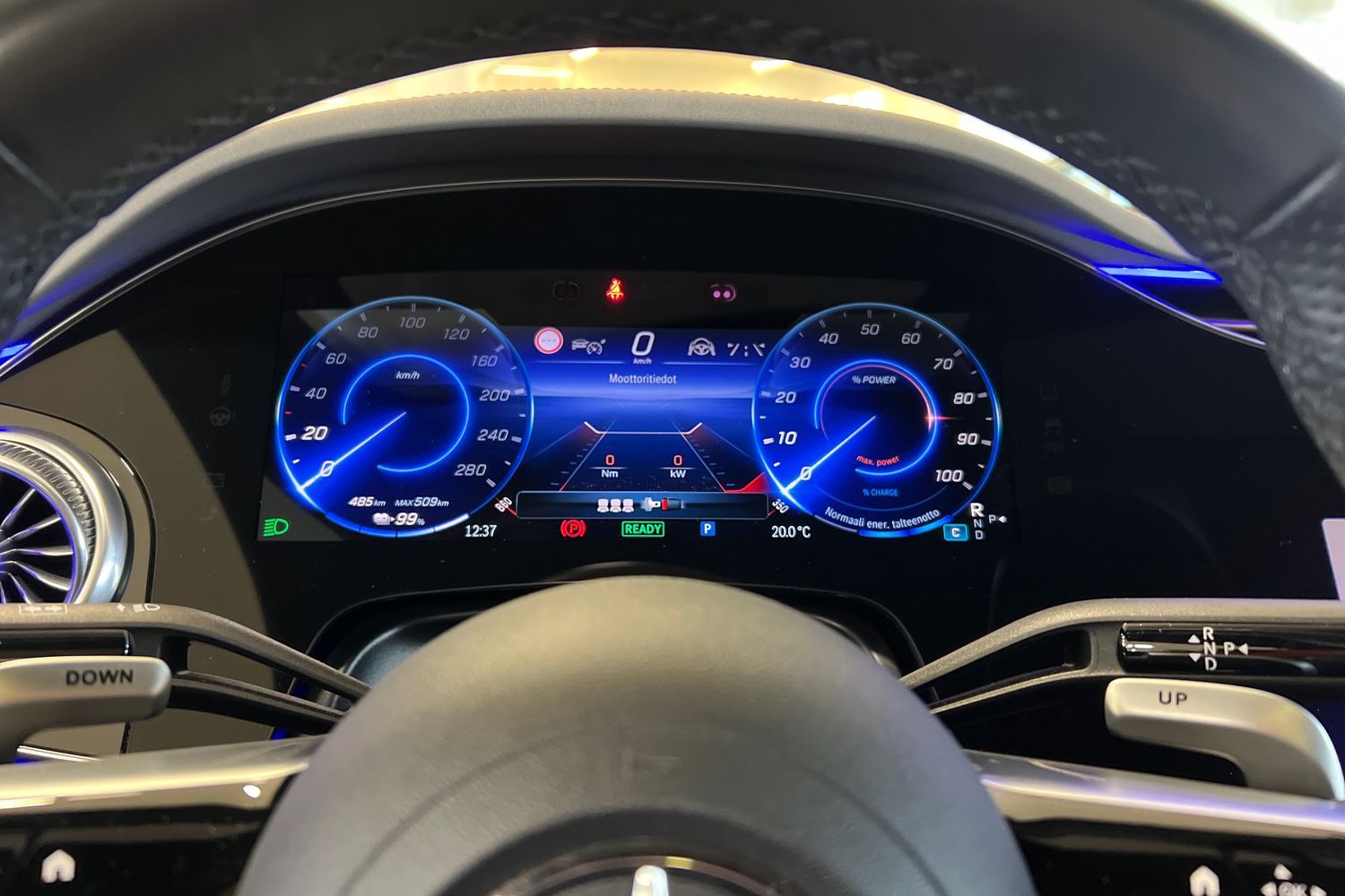 Car image 18