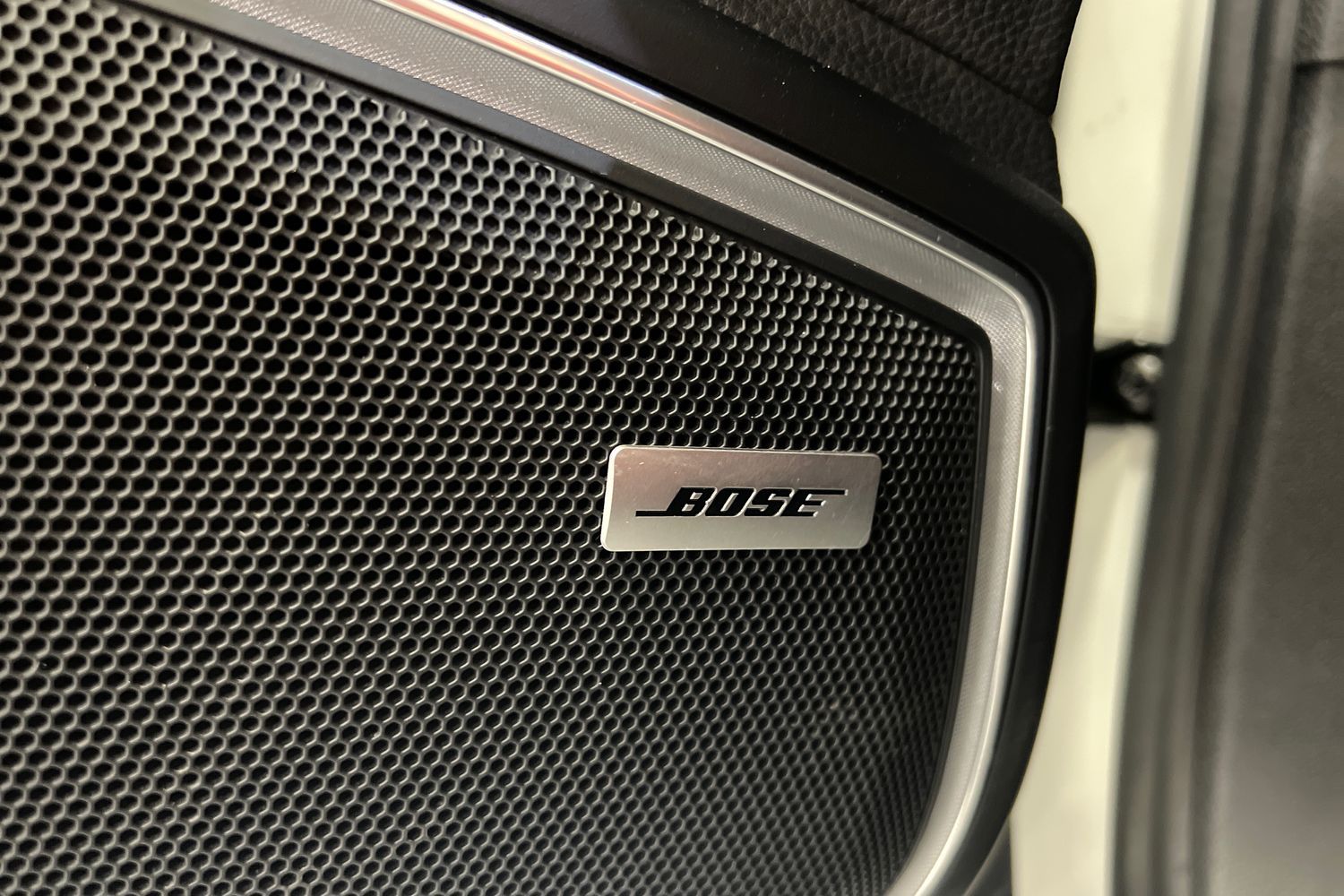 Car image 32