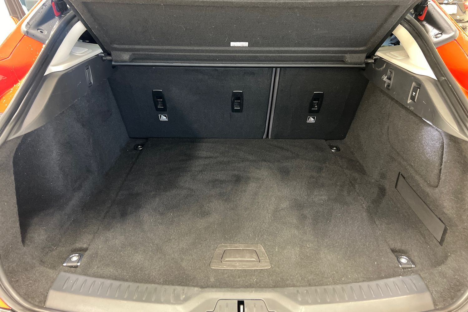 Car image 23