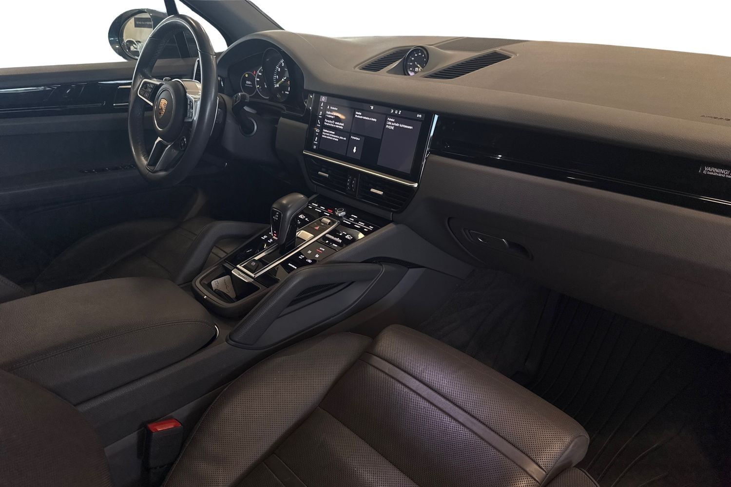 Car image 11
