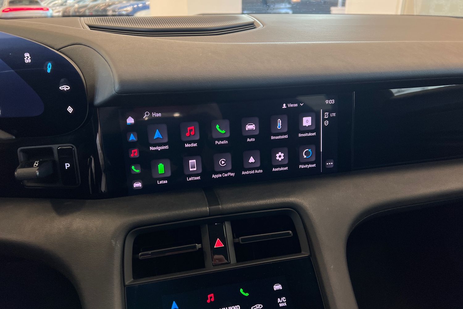 Car image 13