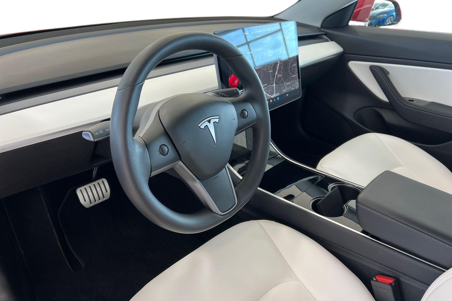 Car image 8