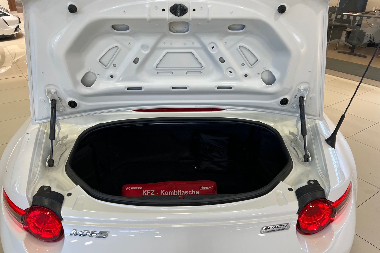 Car image 22