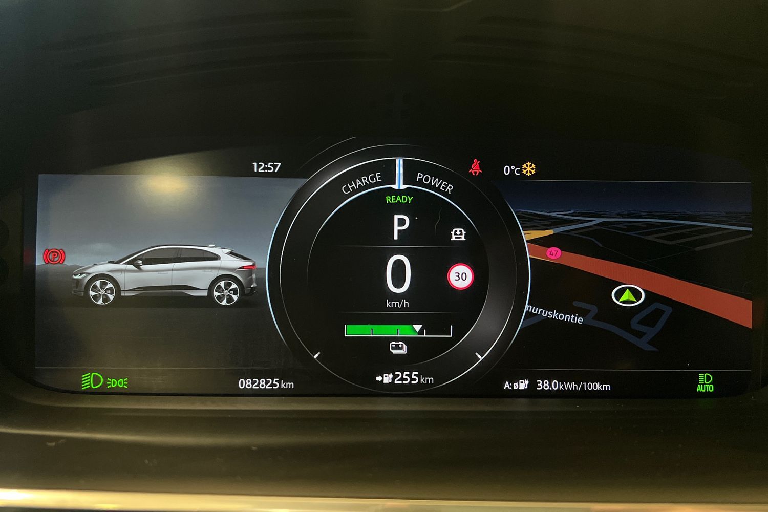Car image 19