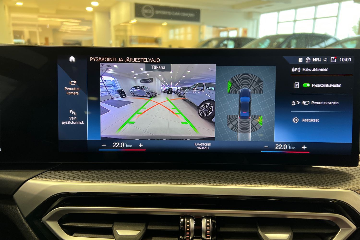Car image 17
