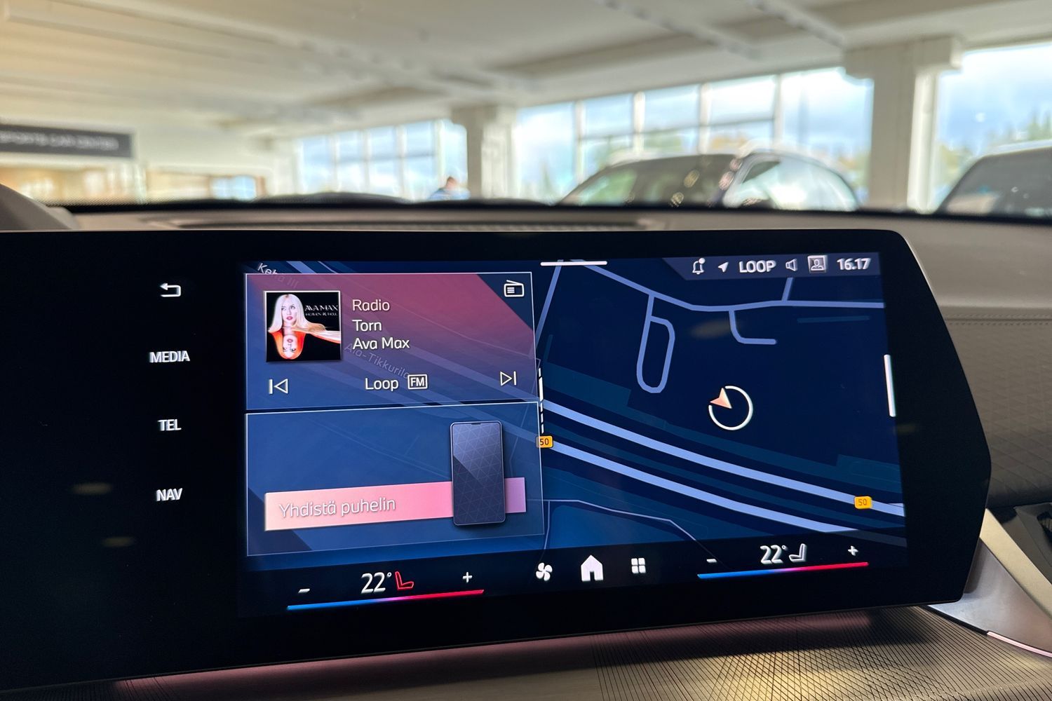 Car image 16