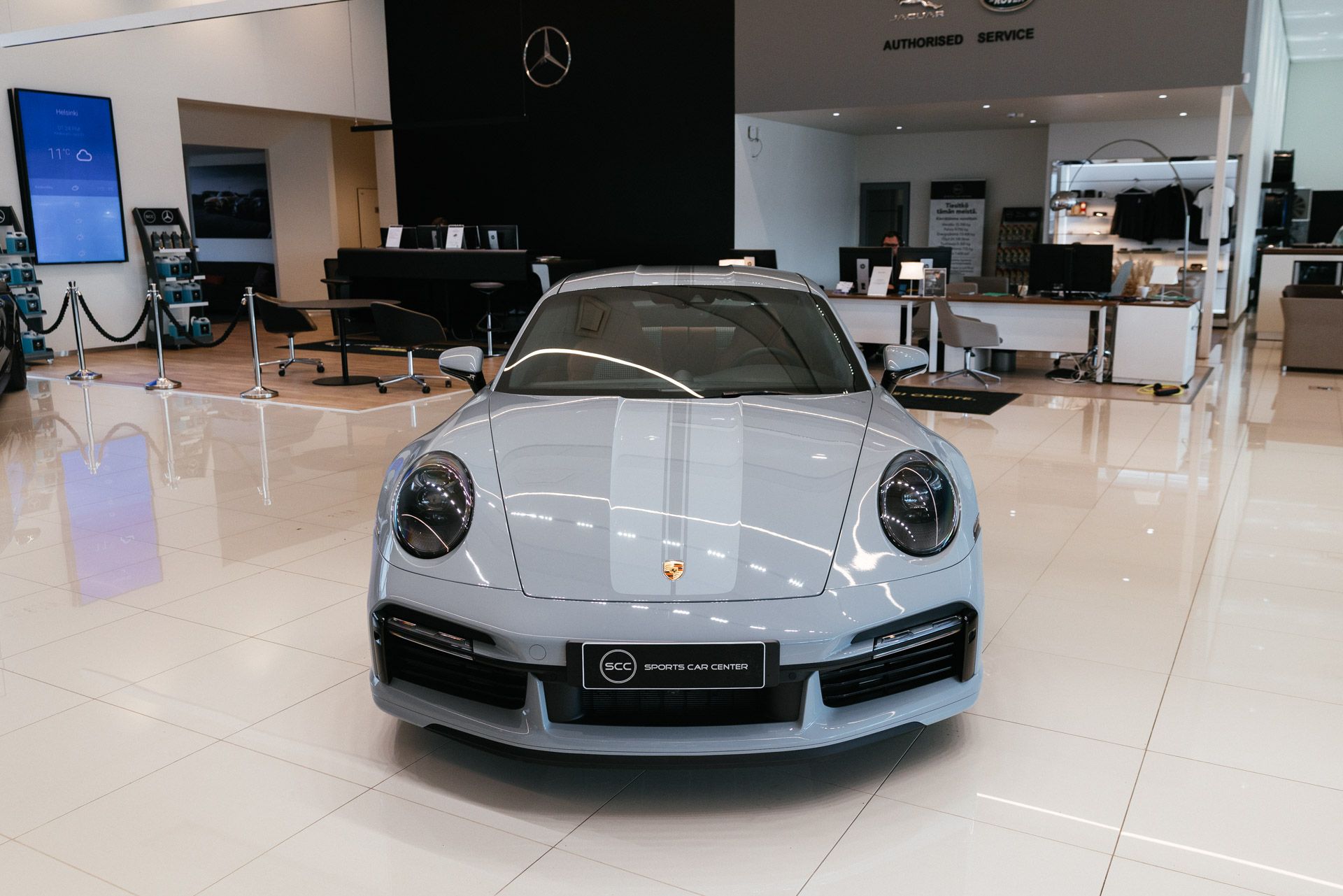 Car image 7