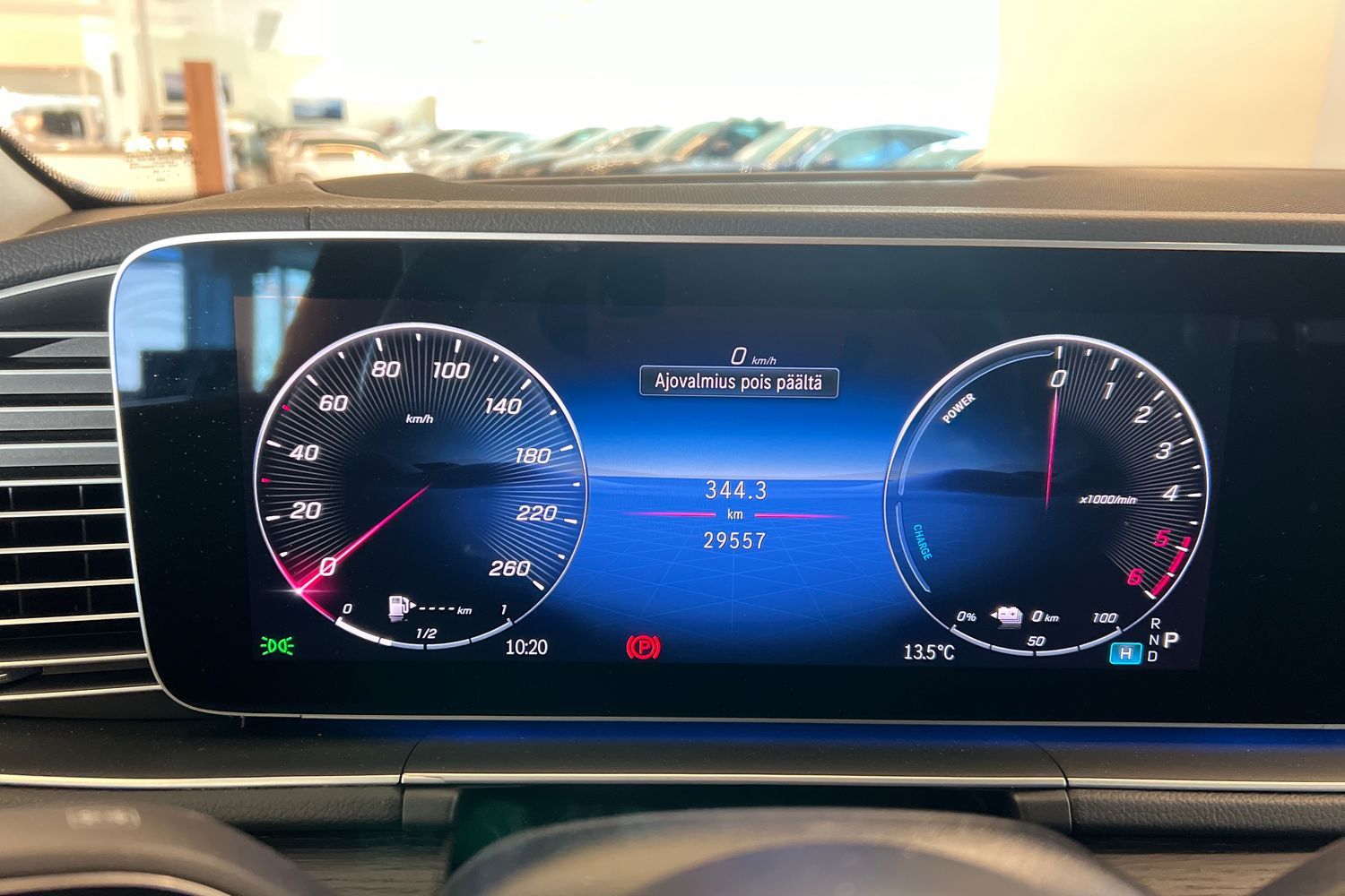 Car image 18