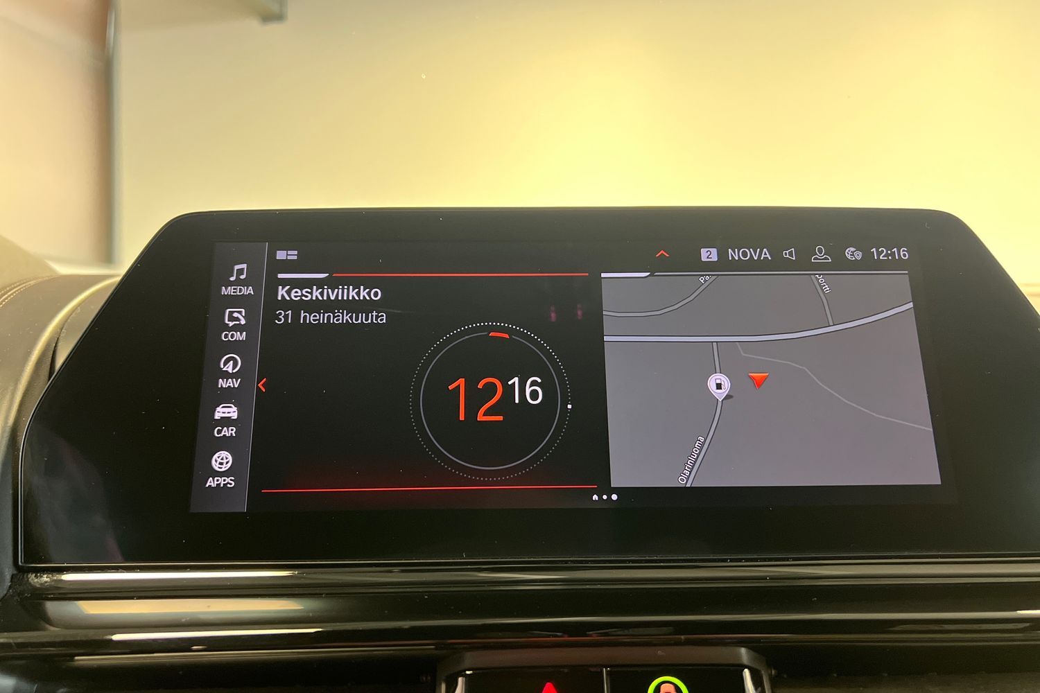 Car image 16