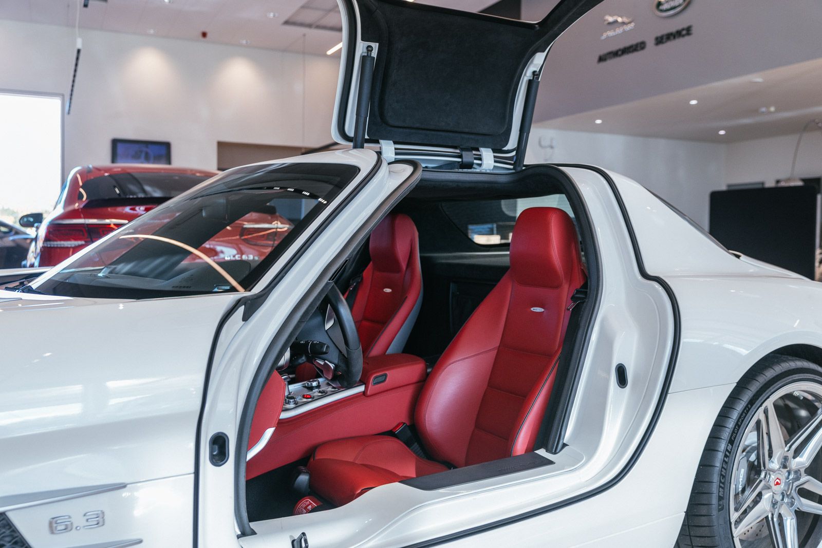 Car image 15