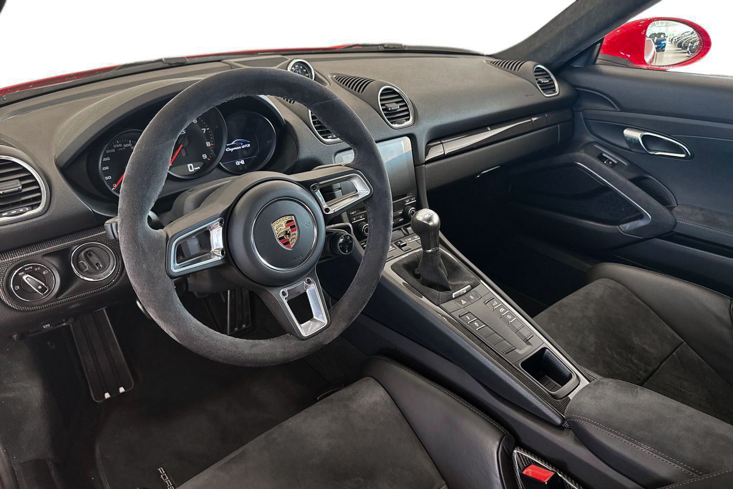 Car image 10