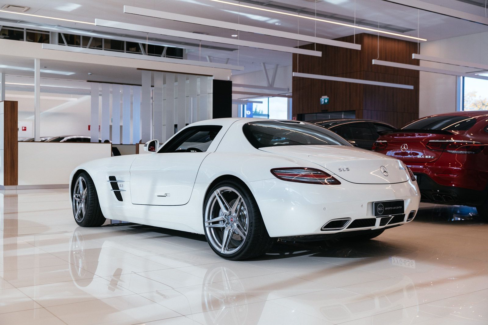 Car image 10