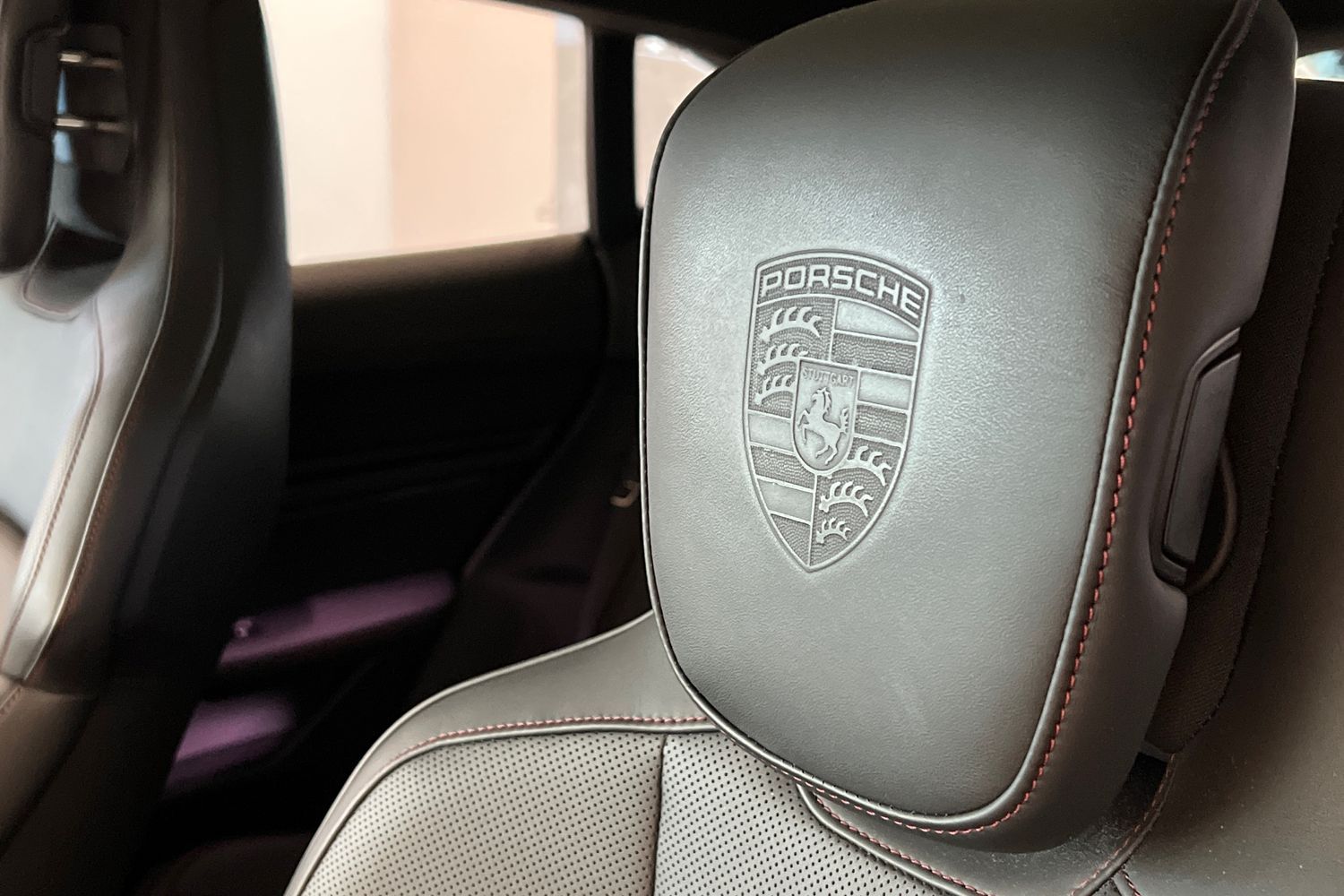 Car image 24
