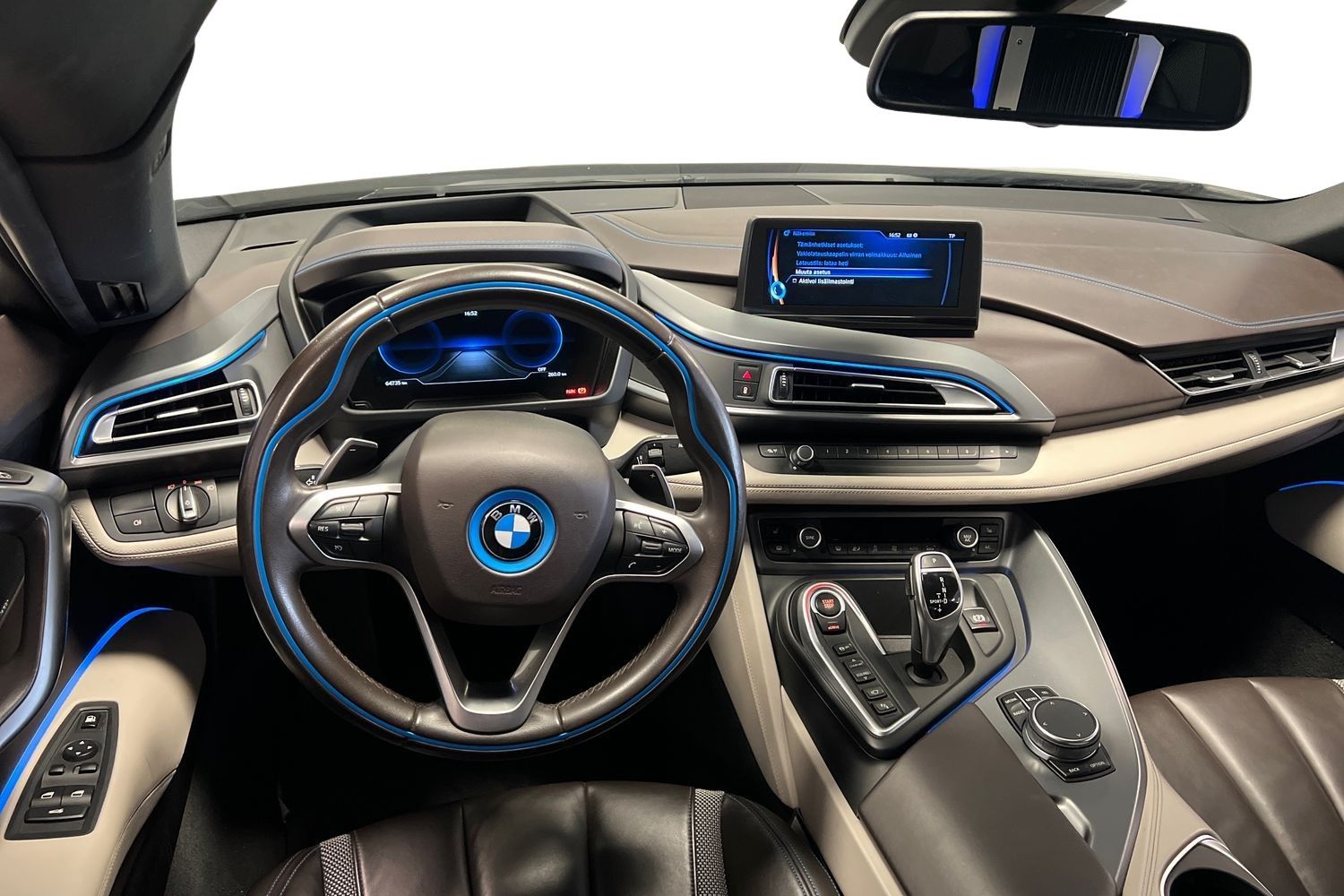 Car image 10
