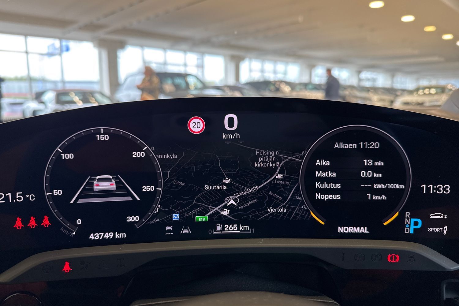 Car image 17
