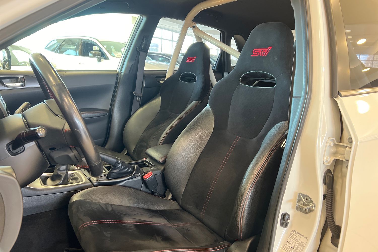 Car image 26