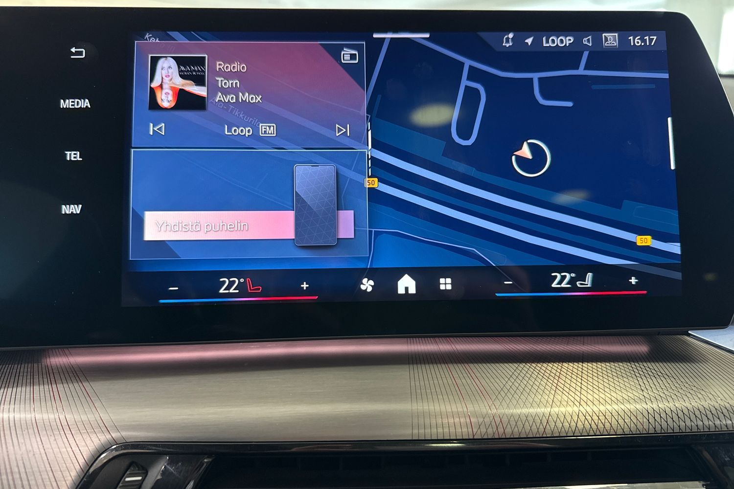 Car image 13