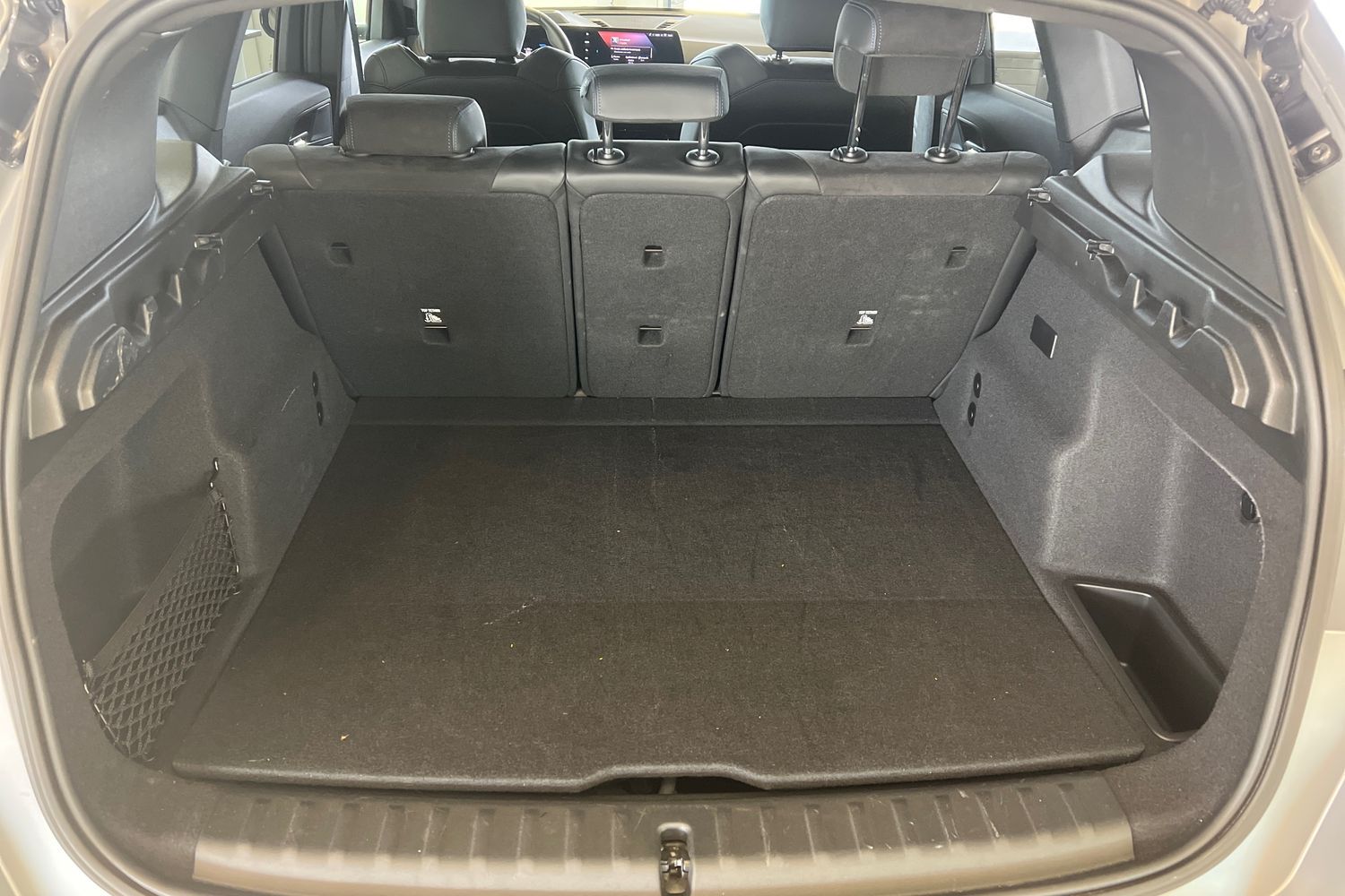 Car image 22
