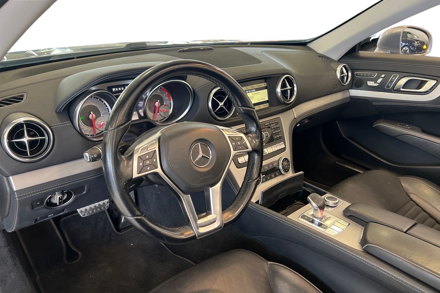 Car image 8