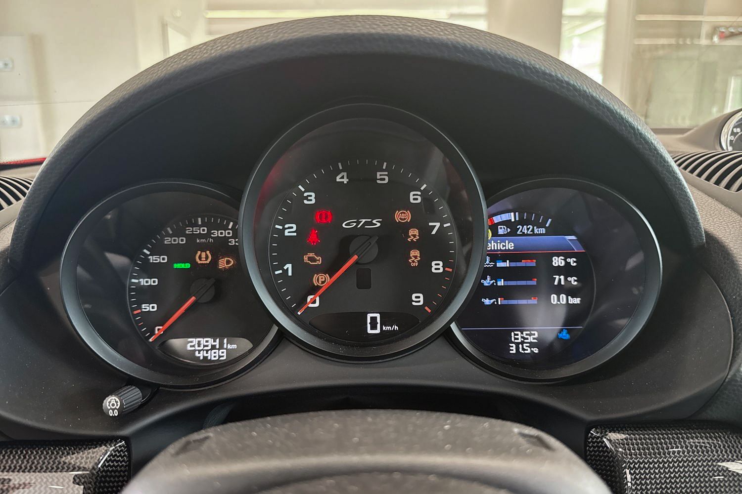 Car image 19