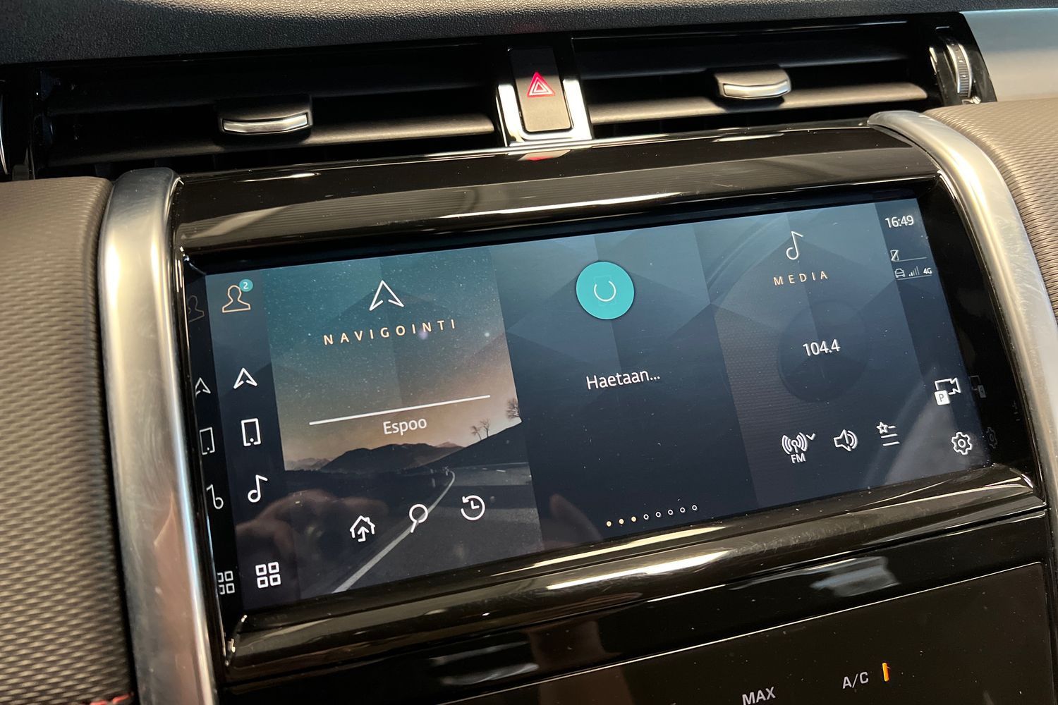Car image 14