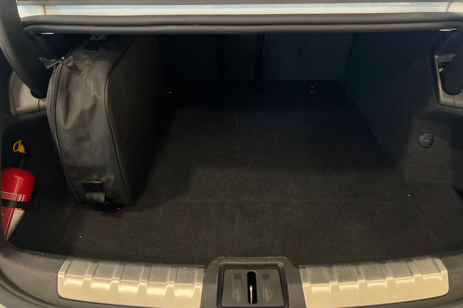 Car image 22