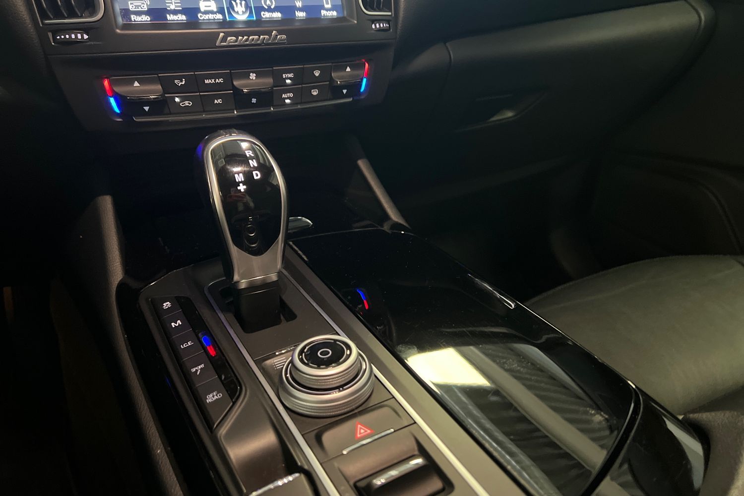 Car image 13
