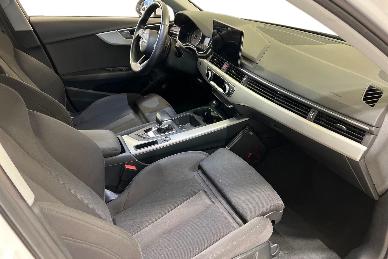 Car image 11